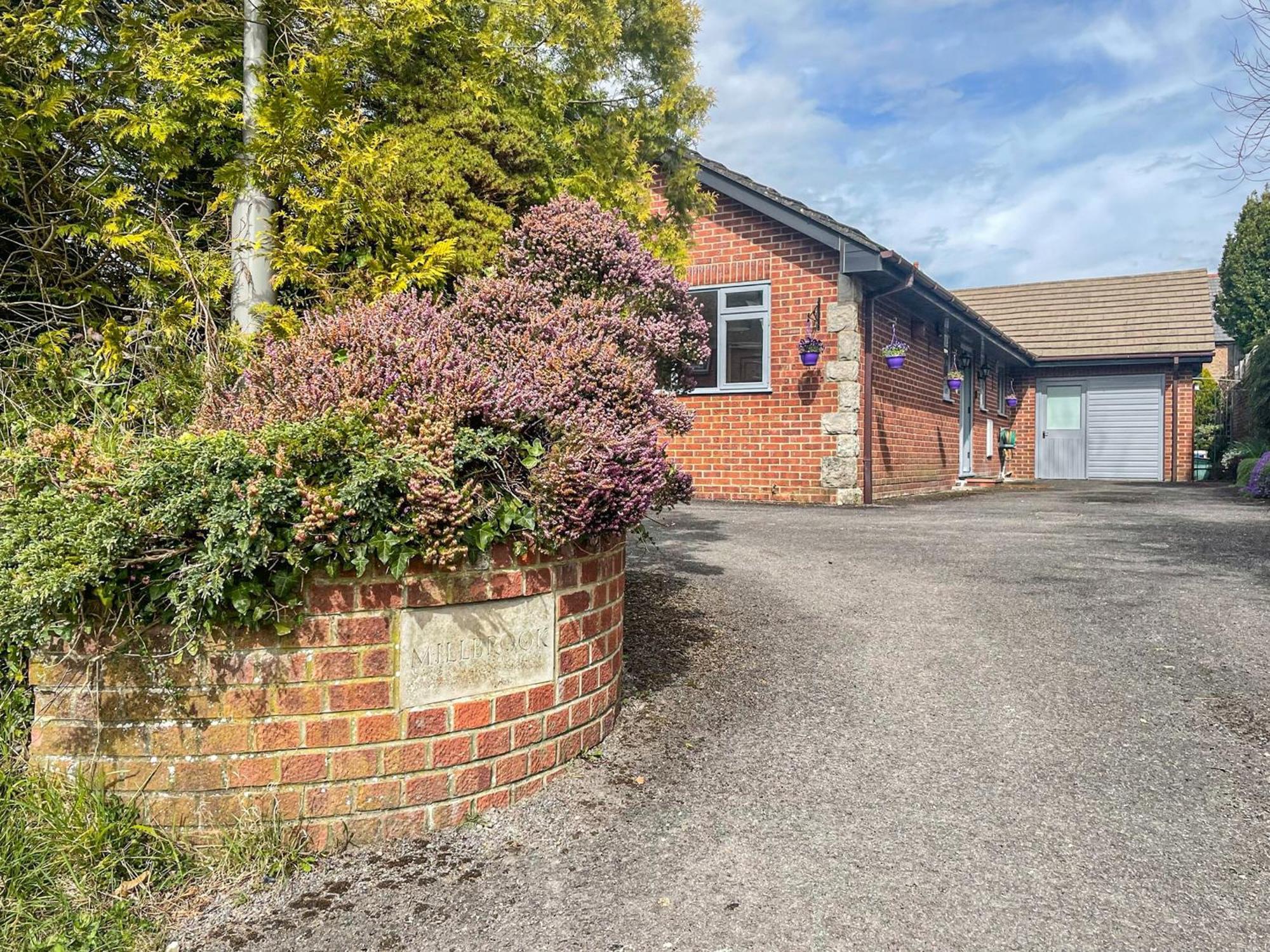 Millbrook Villa Bere Regis Exterior photo